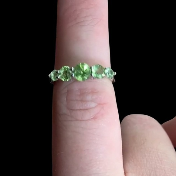 STERLING SILVER PERIDOT RING - Picture 7 of 12